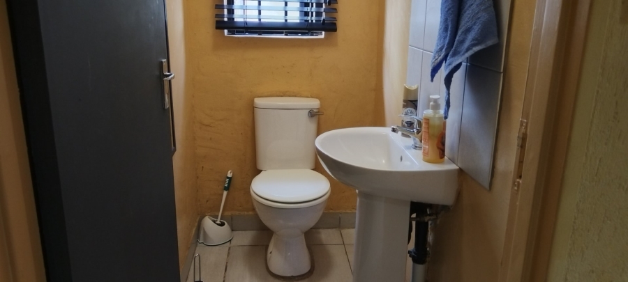 6 Bedroom Property for Sale in Flora Park Limpopo