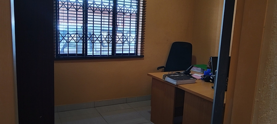 6 Bedroom Property for Sale in Flora Park Limpopo