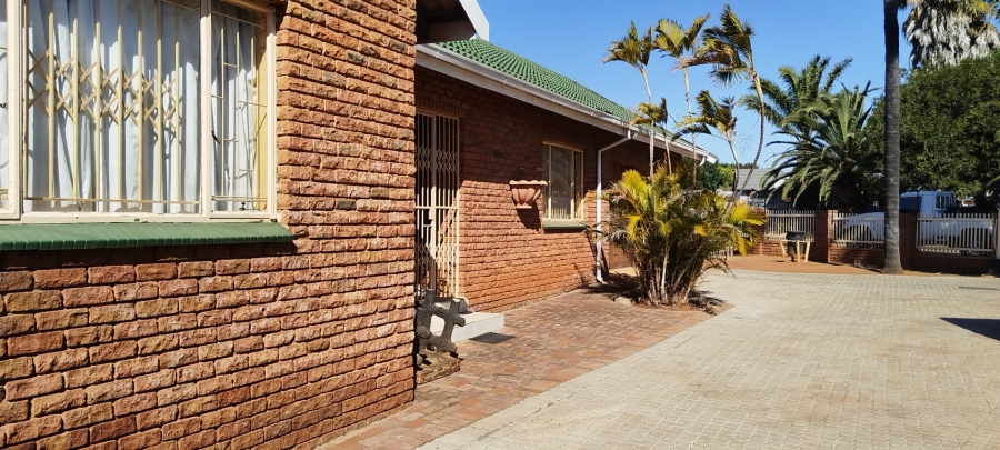 6 Bedroom Property for Sale in Flora Park Limpopo