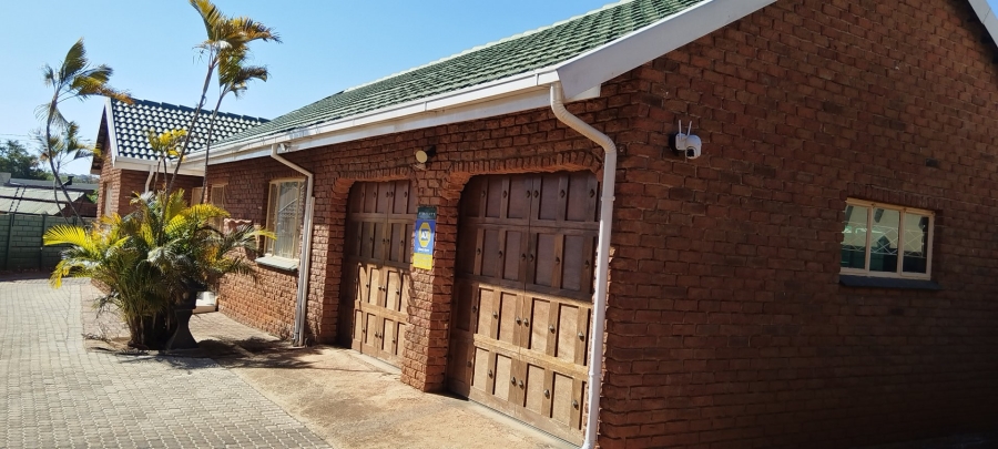 6 Bedroom Property for Sale in Flora Park Limpopo