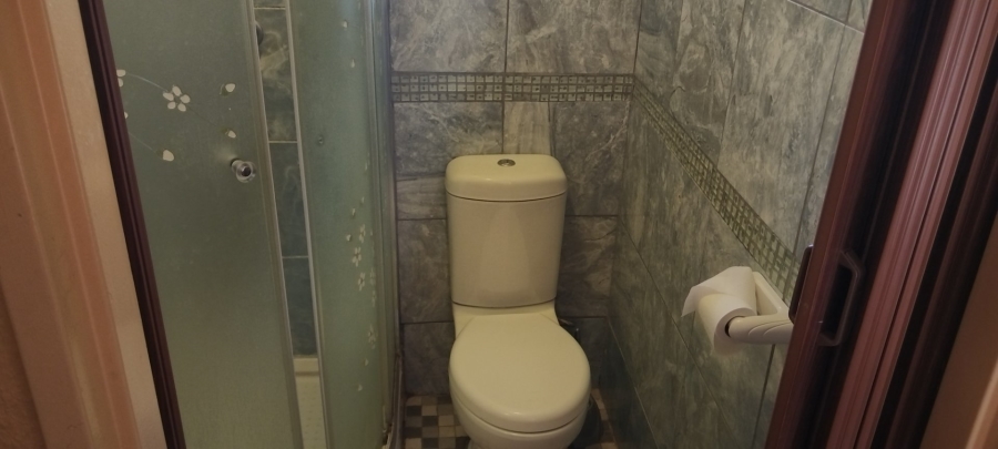 6 Bedroom Property for Sale in Flora Park Limpopo