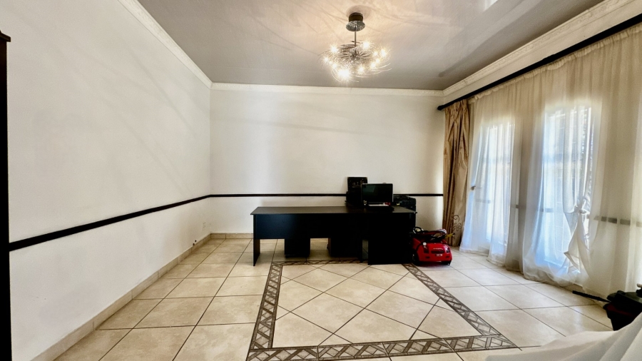 7 Bedroom Property for Sale in Bendor Limpopo