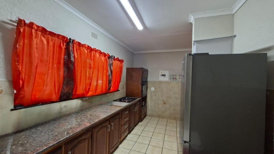 5 Bedroom Property for Sale in Chroompark Limpopo