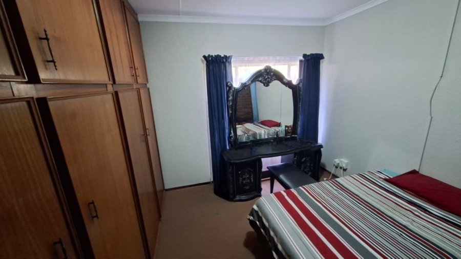 5 Bedroom Property for Sale in Chroompark Limpopo