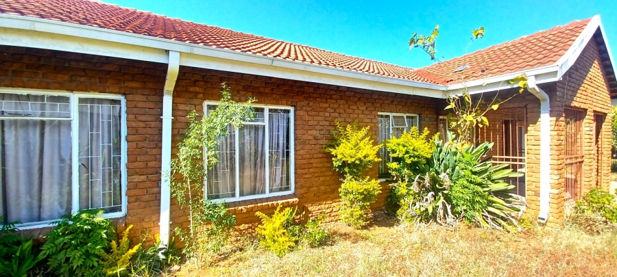 3 Bedroom Property for Sale in Fauna Park Limpopo