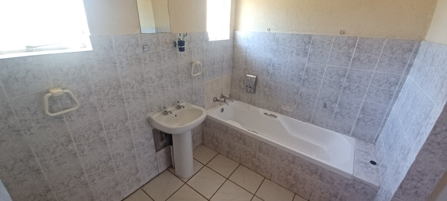 3 Bedroom Property for Sale in Fauna Park Limpopo