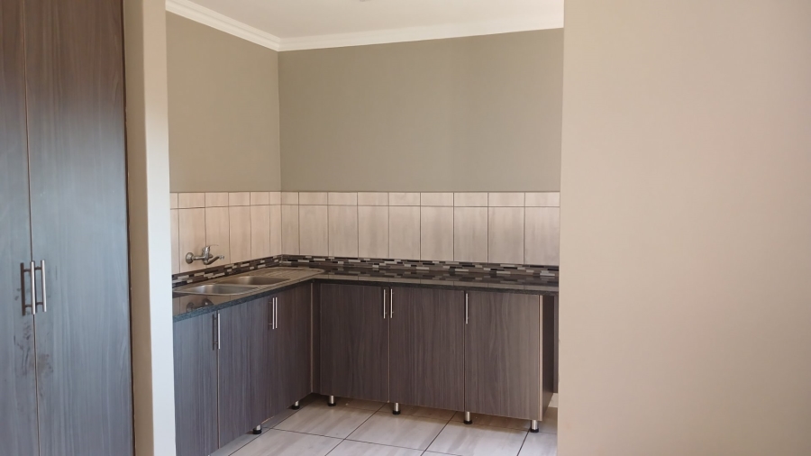 To Let 4 Bedroom Property for Rent in Golden Acres Estate Limpopo