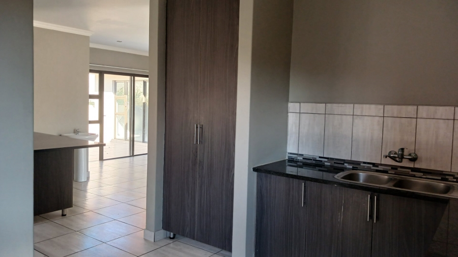 To Let 4 Bedroom Property for Rent in Golden Acres Estate Limpopo