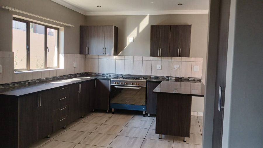 To Let 4 Bedroom Property for Rent in Golden Acres Estate Limpopo