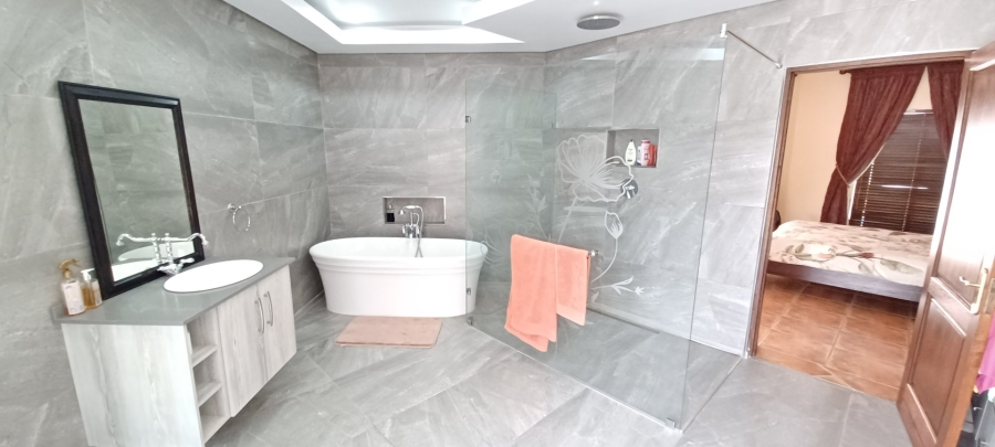 4 Bedroom Property for Sale in Bendor Village Limpopo