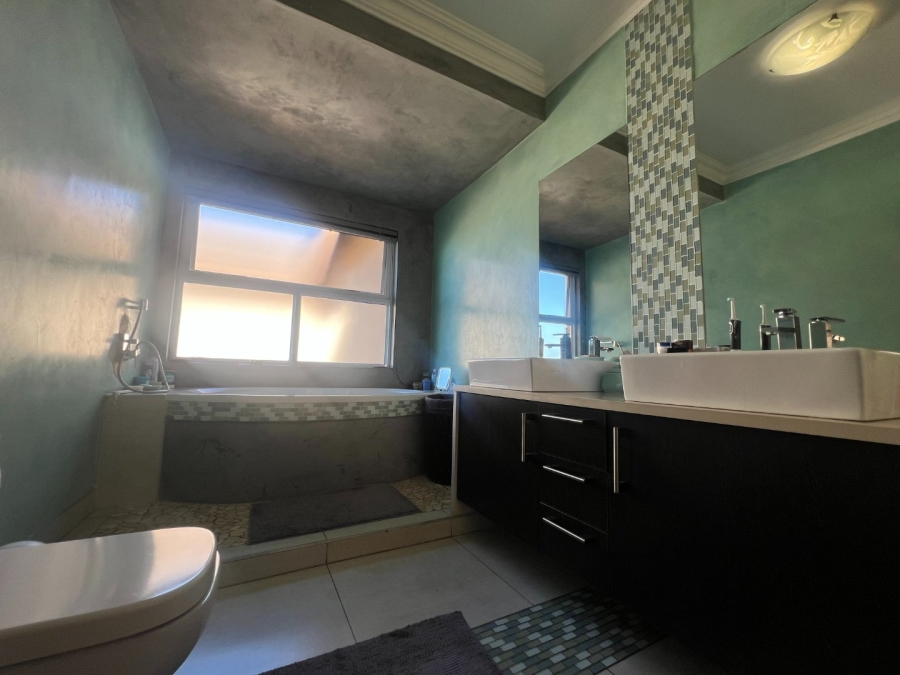 5 Bedroom Property for Sale in Eagles Crest Limpopo