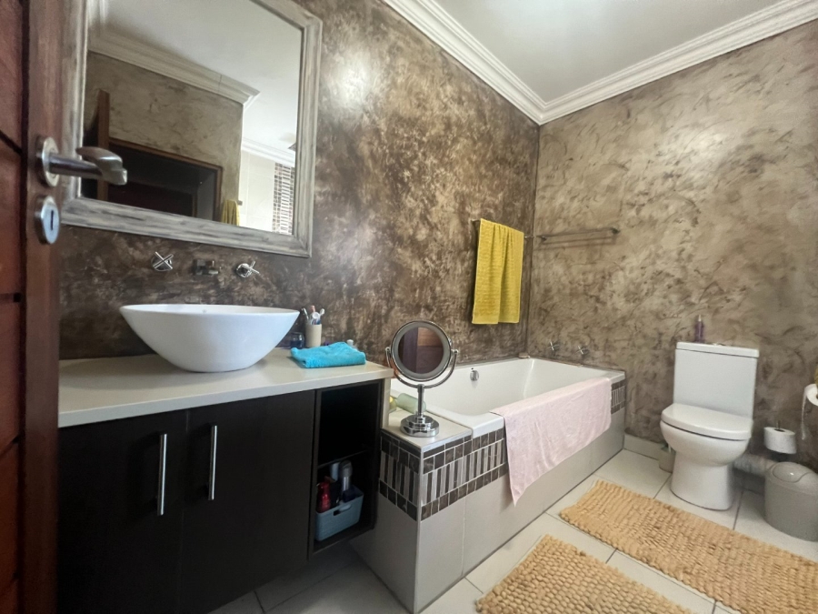 5 Bedroom Property for Sale in Eagles Crest Limpopo