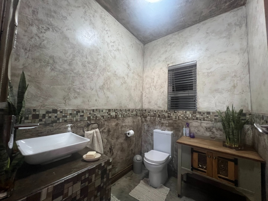 5 Bedroom Property for Sale in Eagles Crest Limpopo