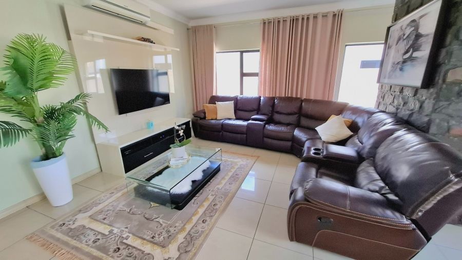 5 Bedroom Property for Sale in Thornhill Limpopo