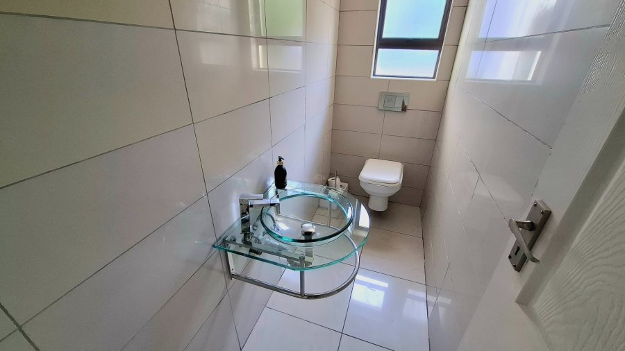 5 Bedroom Property for Sale in Thornhill Limpopo