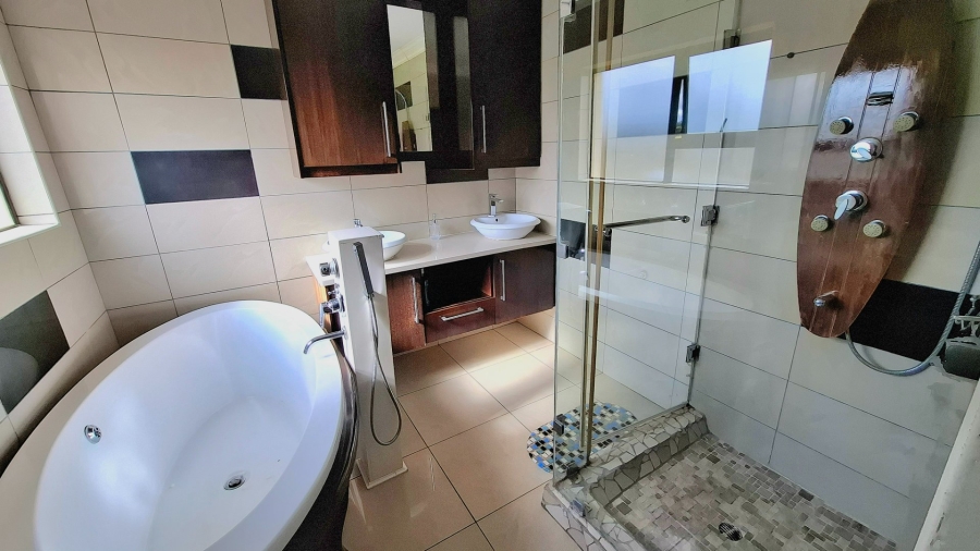 5 Bedroom Property for Sale in Thornhill Limpopo