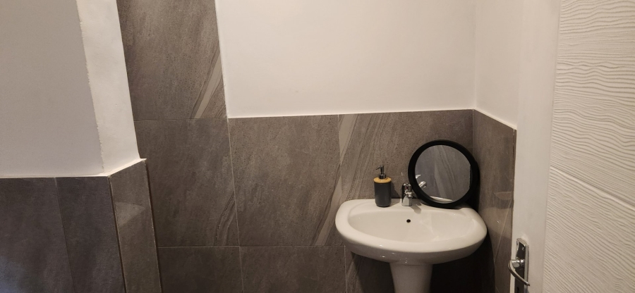 1 Bedroom Property for Sale in Ivydale A H Limpopo