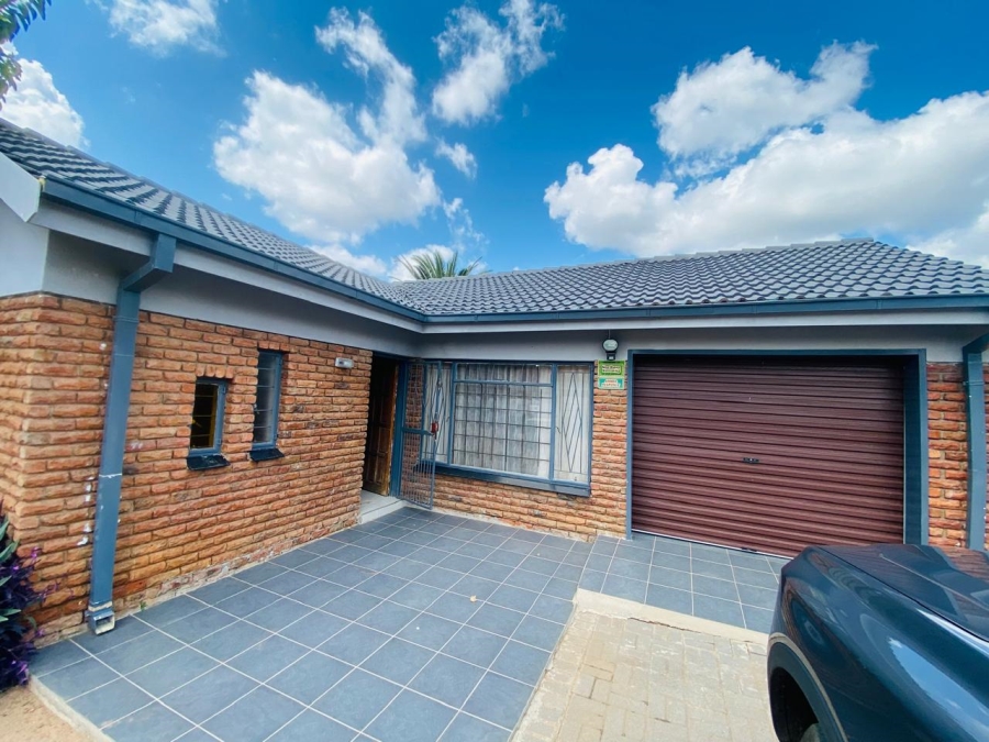 To Let 3 Bedroom Property for Rent in Ivy Park Limpopo