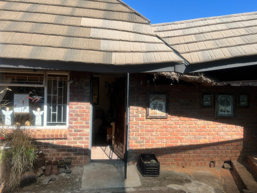 5 Bedroom Property for Sale in Aquapark Limpopo