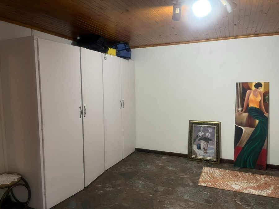 5 Bedroom Property for Sale in Aquapark Limpopo