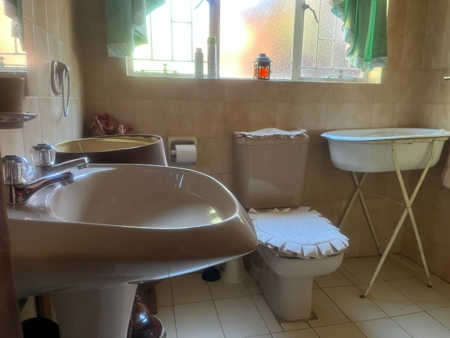 5 Bedroom Property for Sale in Aquapark Limpopo