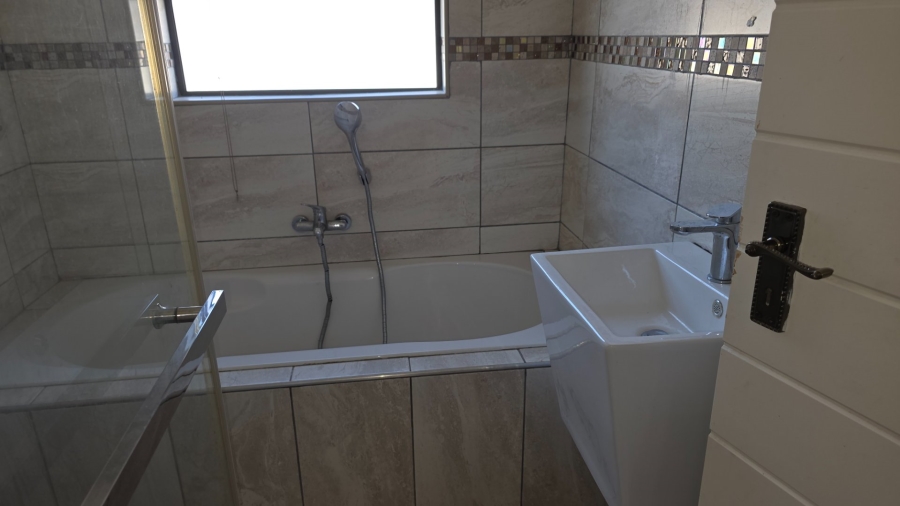 4 Bedroom Property for Sale in Golden Acres Estate Limpopo