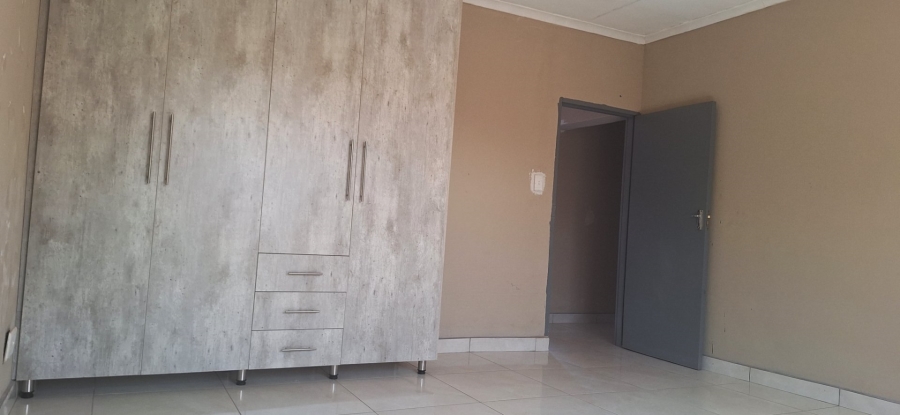 To Let 2 Bedroom Property for Rent in Chroompark Limpopo