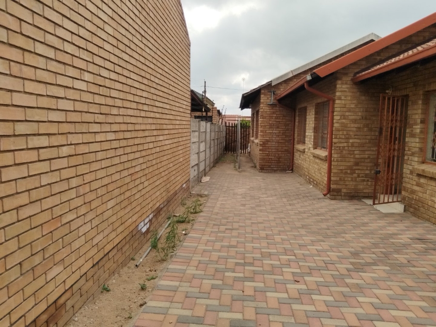 To Let 5 Bedroom Property for Rent in Ivydale Limpopo