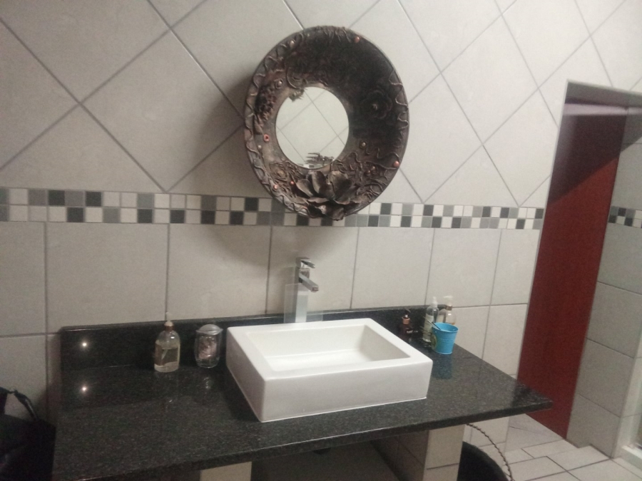 7 Bedroom Property for Sale in Mokopane Central Limpopo