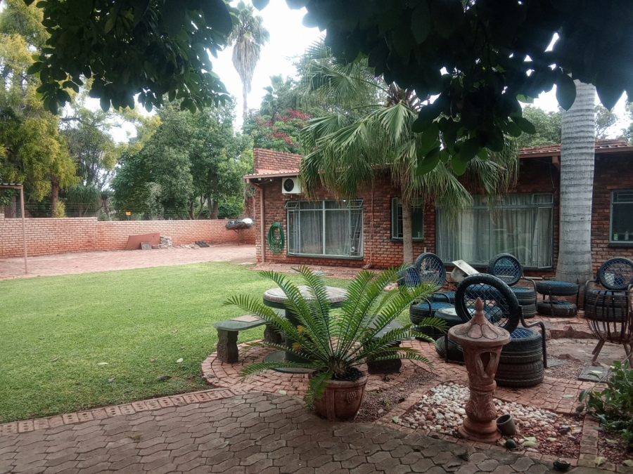 7 Bedroom Property for Sale in Mokopane Central Limpopo