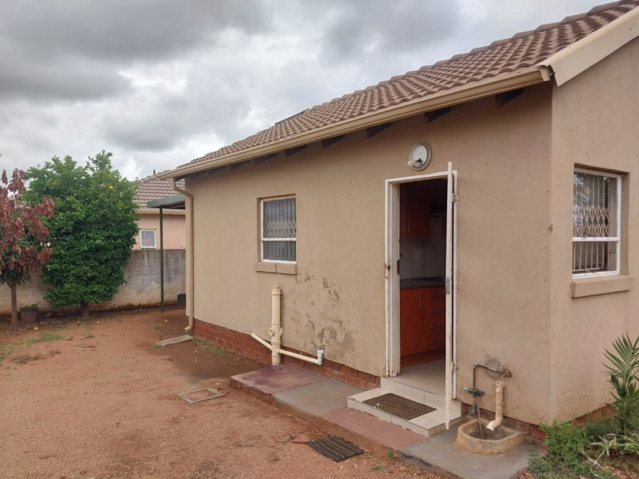 To Let 2 Bedroom Property for Rent in Southern Gateway Limpopo
