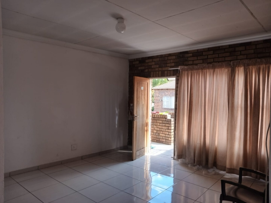 To Let 3 Bedroom Property for Rent in Annadale Limpopo