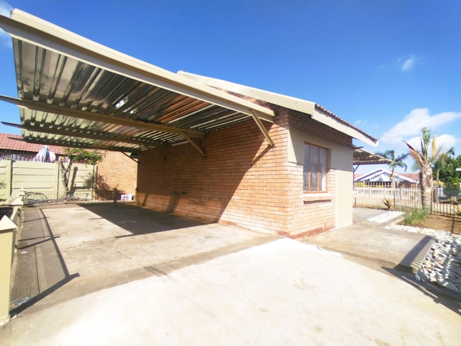 3 Bedroom Property for Sale in African Jewel Limpopo