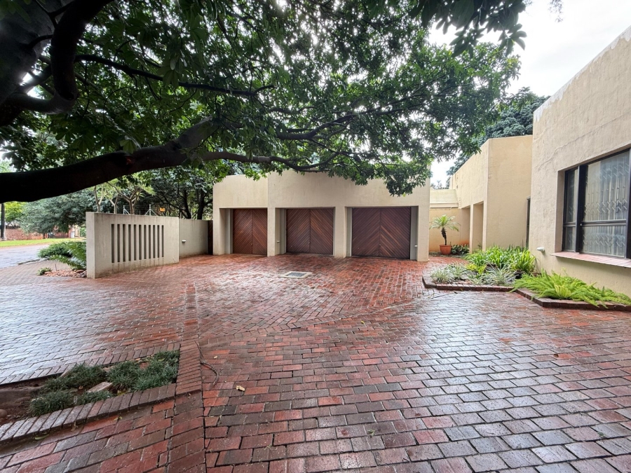 5 Bedroom Property for Sale in Chroompark Limpopo