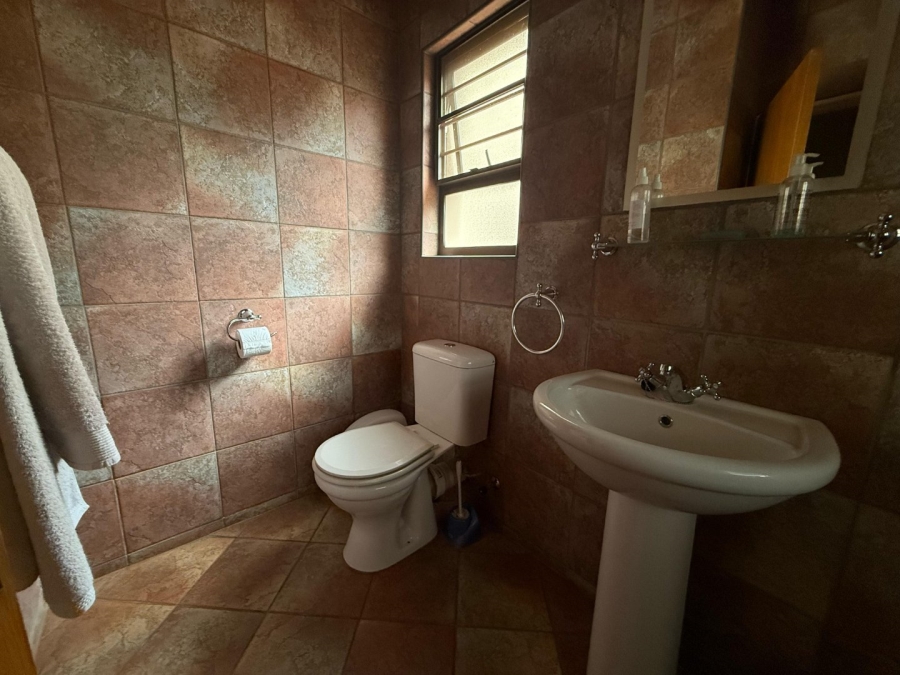 5 Bedroom Property for Sale in Chroompark Limpopo