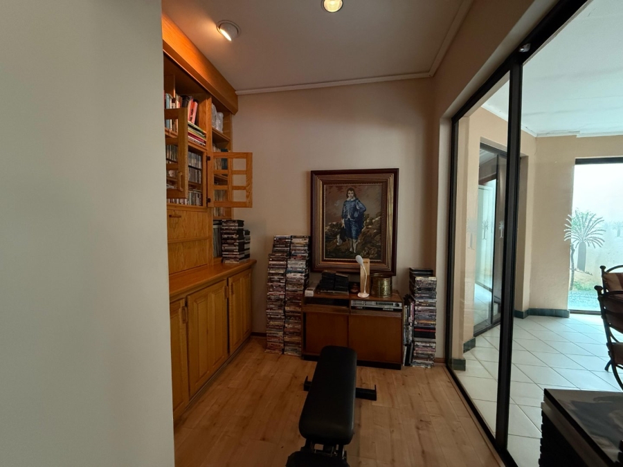 5 Bedroom Property for Sale in Chroompark Limpopo