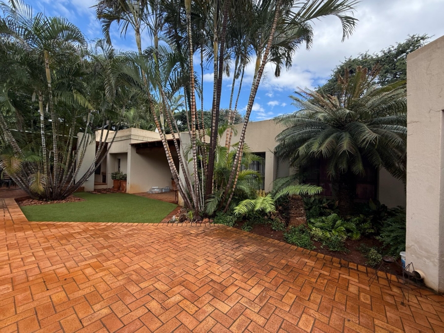 5 Bedroom Property for Sale in Chroompark Limpopo