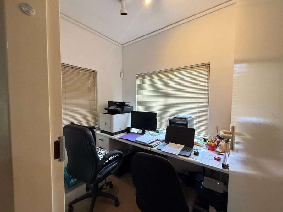 5 Bedroom Property for Sale in Chroompark Limpopo