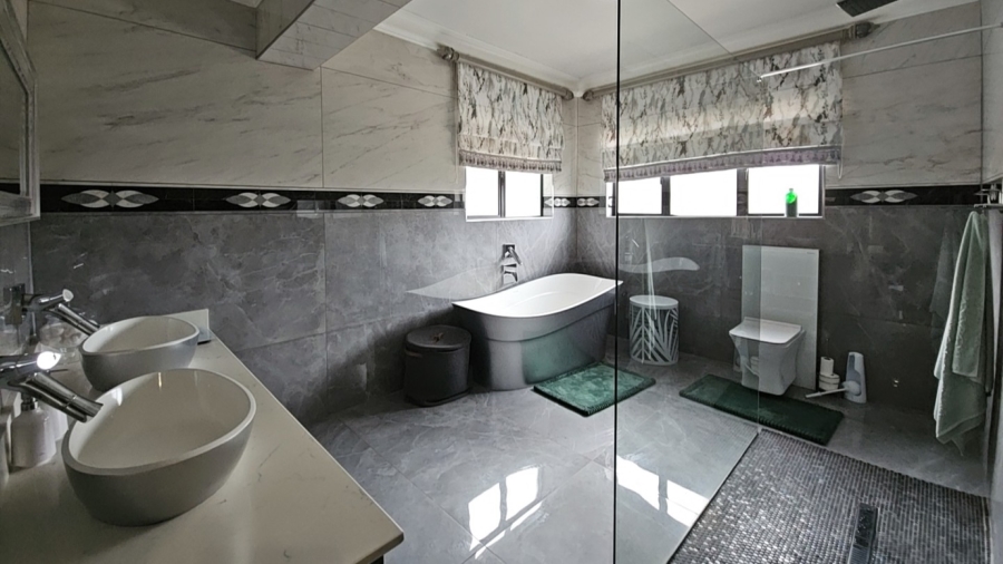 5 Bedroom Property for Sale in North View Estate Limpopo