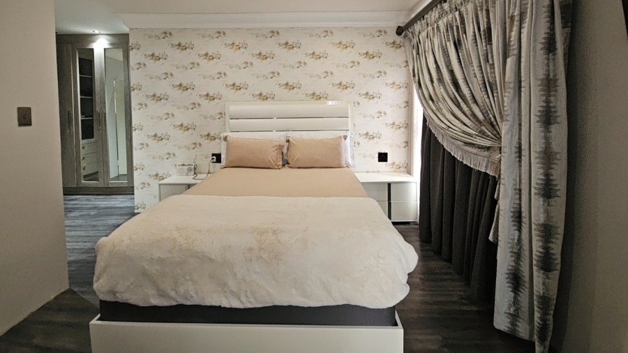 5 Bedroom Property for Sale in North View Estate Limpopo
