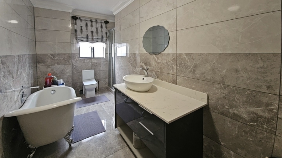 5 Bedroom Property for Sale in North View Estate Limpopo