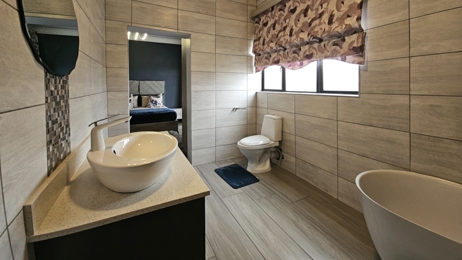 5 Bedroom Property for Sale in North View Estate Limpopo