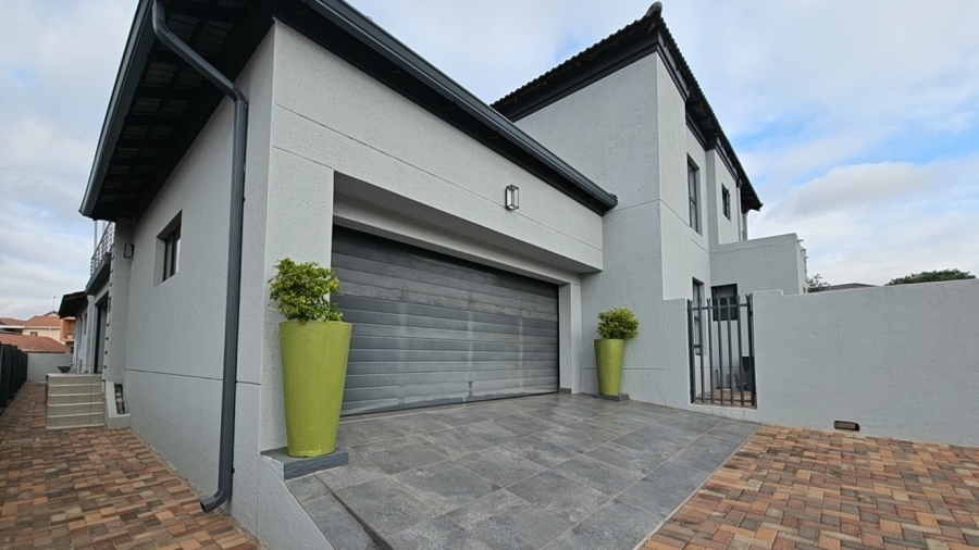 5 Bedroom Property for Sale in North View Estate Limpopo