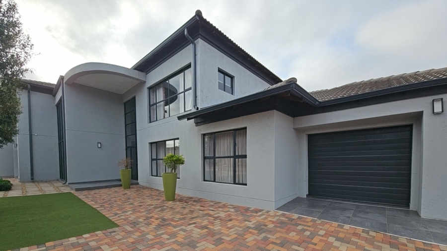 5 Bedroom Property for Sale in North View Estate Limpopo