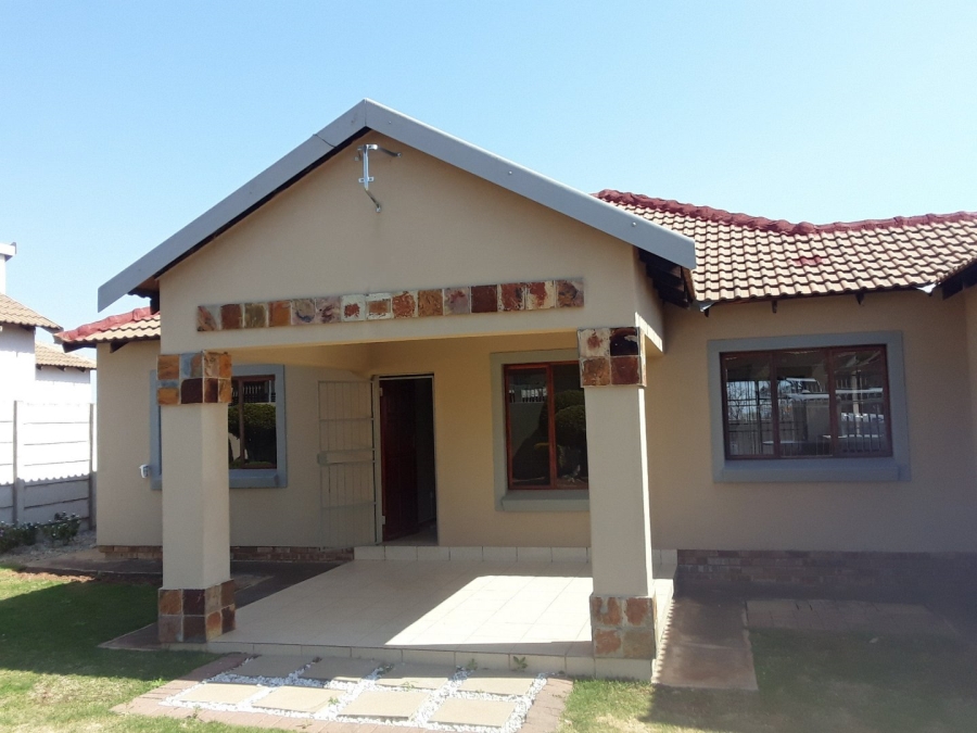 To Let 3 Bedroom Property for Rent in Bendor Limpopo