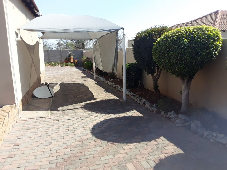 To Let 3 Bedroom Property for Rent in Bendor Limpopo