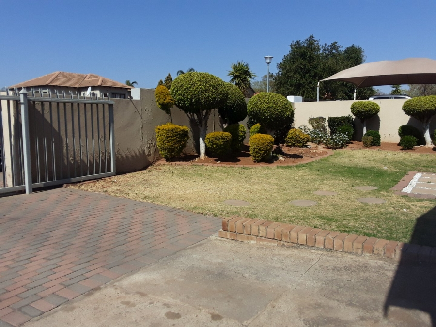To Let 3 Bedroom Property for Rent in Bendor Limpopo