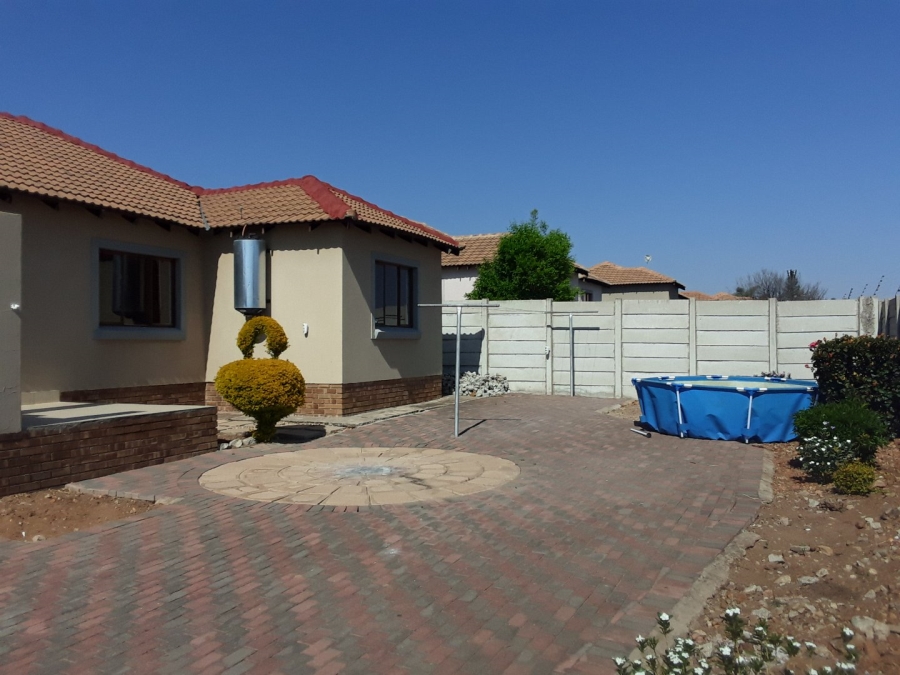 To Let 3 Bedroom Property for Rent in Bendor Limpopo