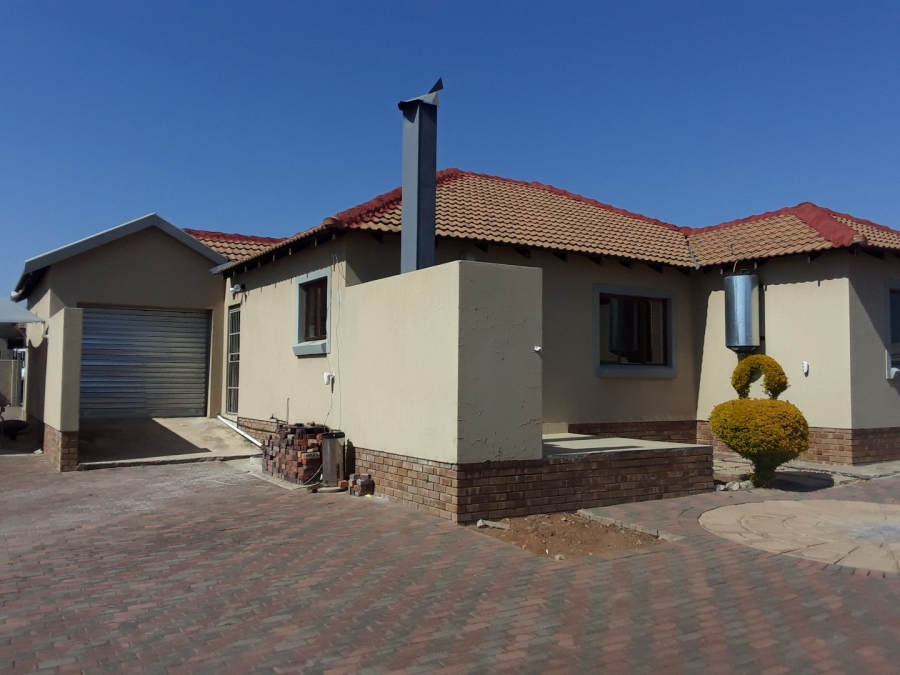 To Let 3 Bedroom Property for Rent in Bendor Limpopo