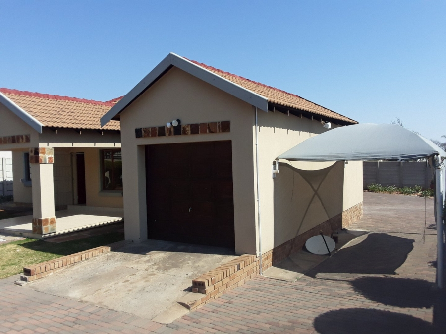 To Let 3 Bedroom Property for Rent in Bendor Limpopo